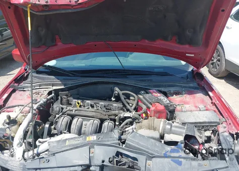 2010 Mercury Milan z USA, uszkodzony, nr VIN 3MEHM0HA6AR621439